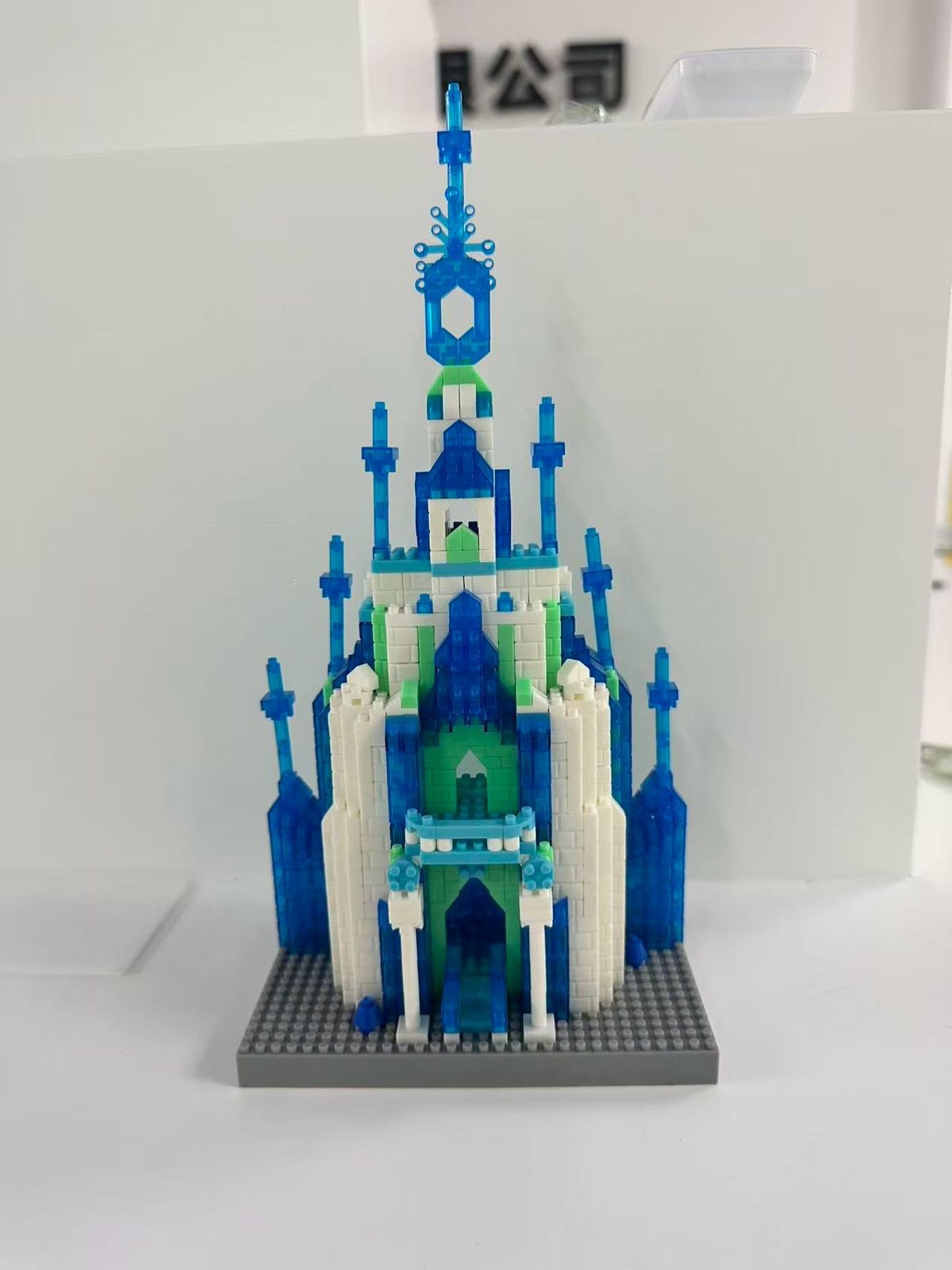 🏰 Royal Crystal Palace Building Blocks Set Where Imagination Becomes Reality